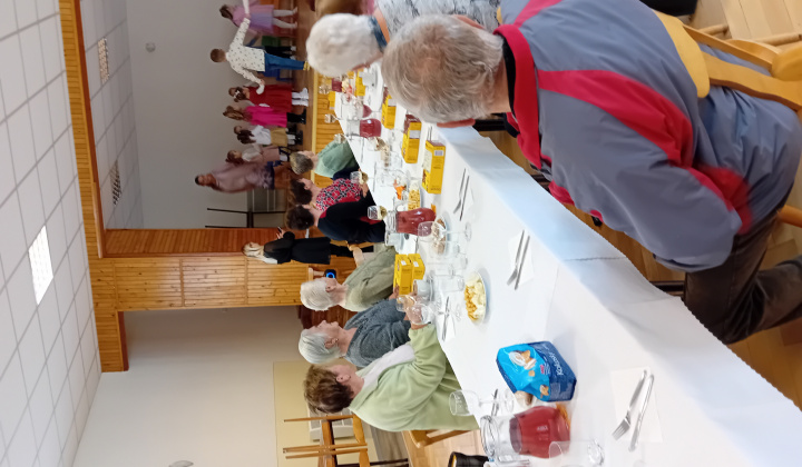 Posedenie pre starších - október 2025