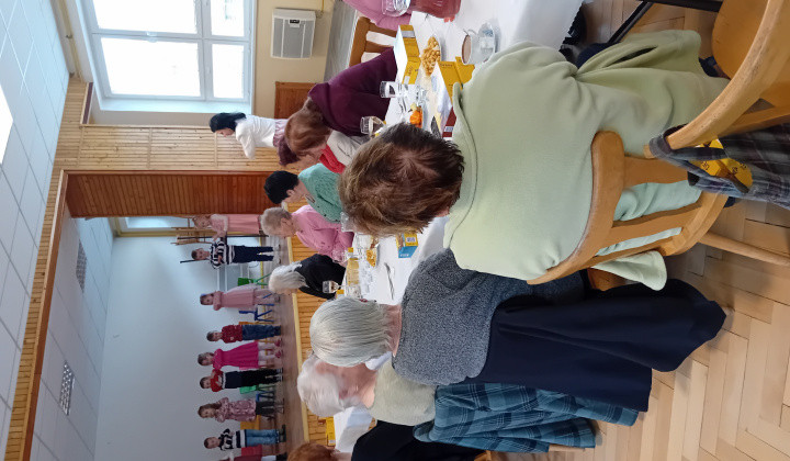 Posedenie pre starších - október 2025