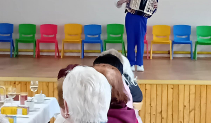 Posedenie pre starších - október 2025